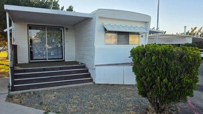 /international/us/21922-ottawa-rd-apple-valley-ca-110108168075/