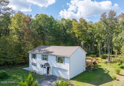 /international/us/153-hatton-road-hawley-pa-110103482933/