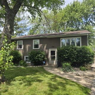 /international/us/7940-wilson-court-merrillville-in-110108492554/