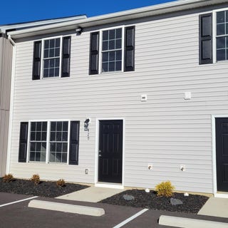 /international/us/429-n-washington-avenue-pulaski-va-110104815725/