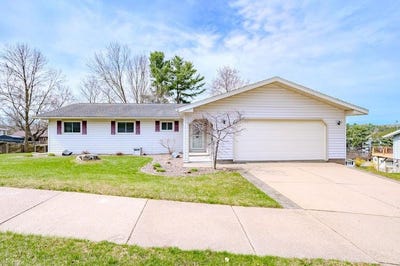 /international/us/1225-sunset-drive-wausau-wi-110107452905/