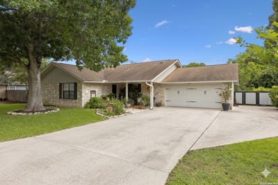 /international/us/106-lehmann-st-boerne-tx-110108380491/