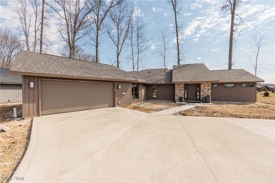 /international/us/9032-riverwood-drive-north-ridgeville-oh-110097083345/