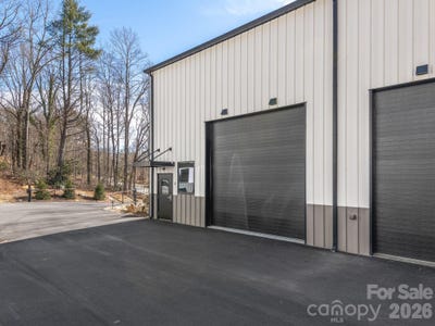 /international/us/65-speed-way-lake-toxaway-nc-110103148980/