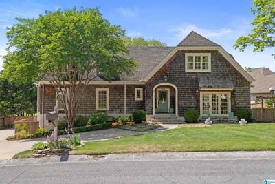 /international/us/3200-ridgely-court-vestavia-hills-al-110107571729/