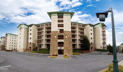 /international/us/212-dollywood-lane-pigeon-forge-tn-110108448063/