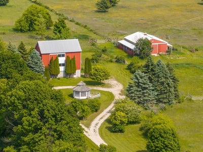 /international/us/7448-hillside-rd-egg-harbor-wi-110095373473/?lang=en