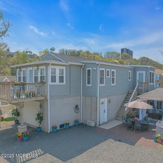 /international/us/19-gravelly-point-road-highlands-nj-110100250420/