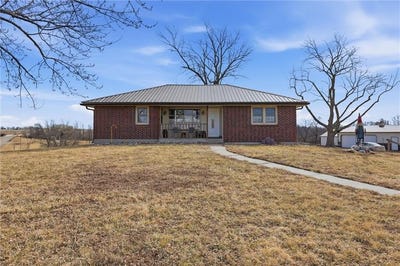 /international/us/18325-baxter-road-lawson-mo-110105840978/