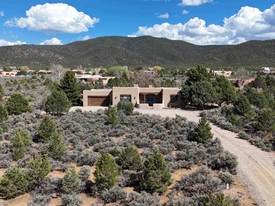 /international/us/1421-phillips-st-taos-nm-110098834404/