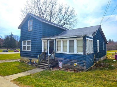 /international/us/218-s-cherry-street-flushing-mi-110106734519/