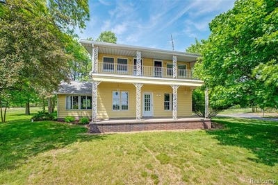 /international/us/607-e-king-street-corunna-mi-110108720595/