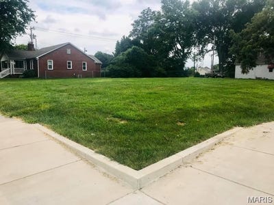 /international/us/119-n-hesperia-street-collinsville-il-110107784472/