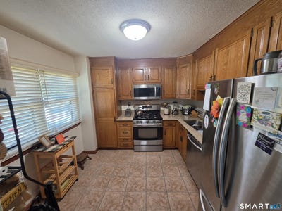 /international/us/25-robin-brook-drive-newington-ct-110108655961/