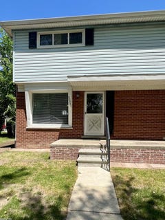 /international/us/20351-8-mile-road-saint-clair-shores-mi-110108689805/