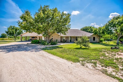 /international/us/15689-old-sterling-city-hwy-2-water-valley-tx-110107055352/