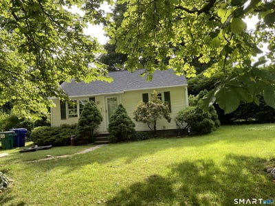 /international/us/4-elgin-avenue-bethel-ct-110108578727/