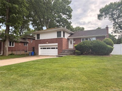 /international/us/748-leslie-lane-east-meadow-ny-110108443073/