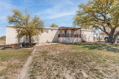 /international/us/124-lohn-street-brady-tx-110107402932/