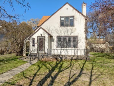 /international/us/810-3rd-st-se-minot-nd-110107929447/