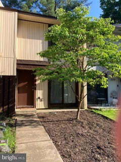 /international/us/2294-white-cornus-lane-reston-va-110106670302/