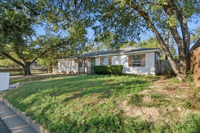 /international/us/707-n-walnut-street-weatherford-tx-110120536442/