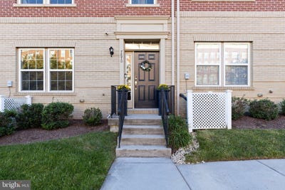 /international/us/7870-crescent-park-drive-gainesville-va-110110230632/