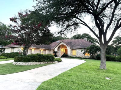 /international/us/312-n-big-spur-avenue-horseshoe-bay-tx-110109085251/