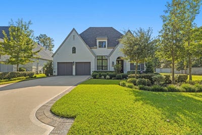 /international/us/223-s-empress-green-place-montgomery-tx-110119760082/