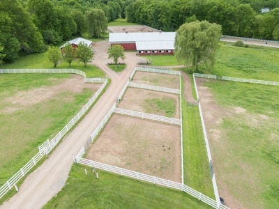 /international/us/949-north-street-suffield-ct-110108334219/