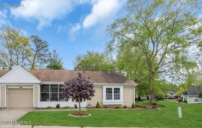 /international/us/1064b-buckingham-drive-manchester-nj-110106376071/
