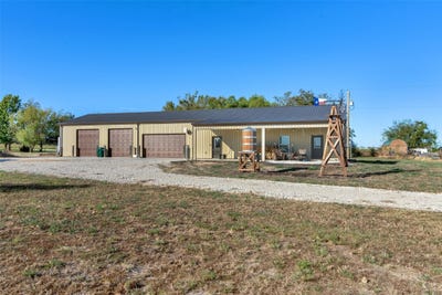 /international/us/1158-county-road-1240-savoy-tx-110103680543/