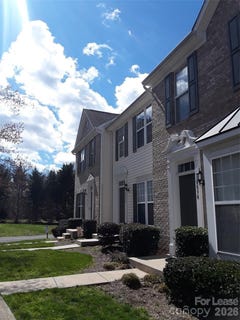 /international/us/9572-blossom-hill-drive-huntersville-nc-110108168630/