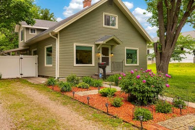 /international/us/815-new-york-ave-holton-ks-110107894115/