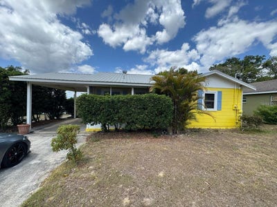 /international/us/825-poinsettia-drive-eustis-fl-110101483110/
