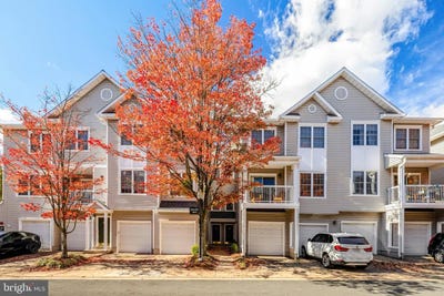 /international/us/12912-fair-briar-ln-fairfax-va-110103343979/