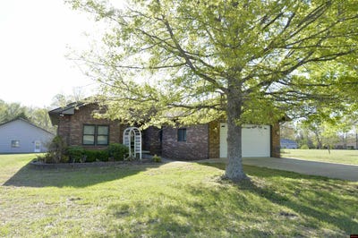 /international/us/122-independence-drive-mountain-home-ar-110098752276/