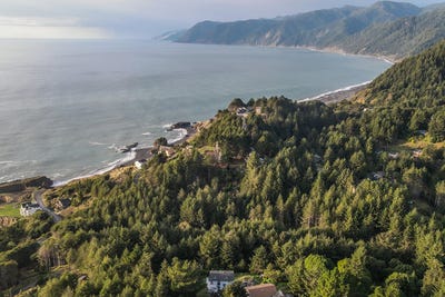 /international/us/694-upper-pacific-drive-shelter-cove-ca-110097690439/