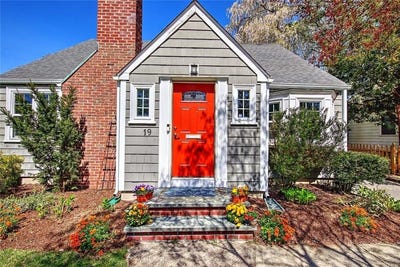/international/us/19-berwick-place-east-providence-ri-110107696182/