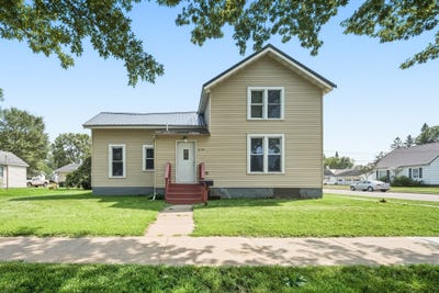 /international/us/639-niagara-street-eau-claire-wi-110109634088/