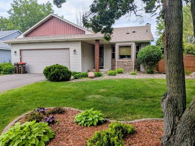 /international/us/2581-henslow-avenue-n-oakdale-mn-110108572177/