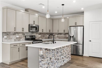 /international/us/633-infinity-ridge-street-las-vegas-nv-110108574405/