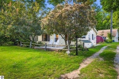 /international/us/4162-chrystal-street-interlochen-mi-110109791561/