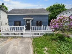 /international/us/156-essex-street-bangor-me-110108633004/