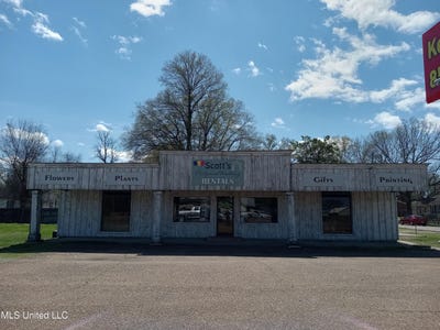/international/us/421-w-highway-82-indianola-ms-110098954304/
