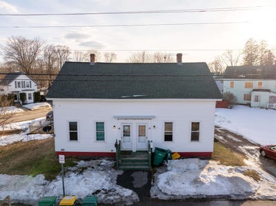 /international/us/17-19-upham-street-rochester-nh-110106623723/