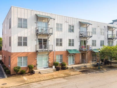 /international/us/1609-long-street-chattanooga-tn-110108468790/