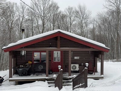 /international/us/1160-bergrucken-lane-stamford-vt-110104817961/