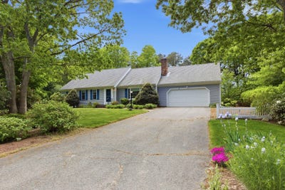 /international/us/91-long-hill-road-dennis-ma-110108411357/
