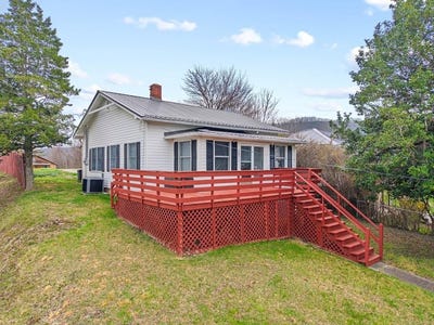 /international/us/403-s-madison-avenue-pulaski-va-110107253572/